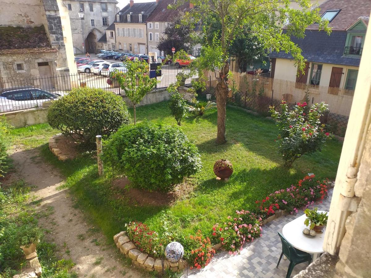 La Cour Du Chateau La Charité-sur-Loire Zewnętrze zdjęcie
