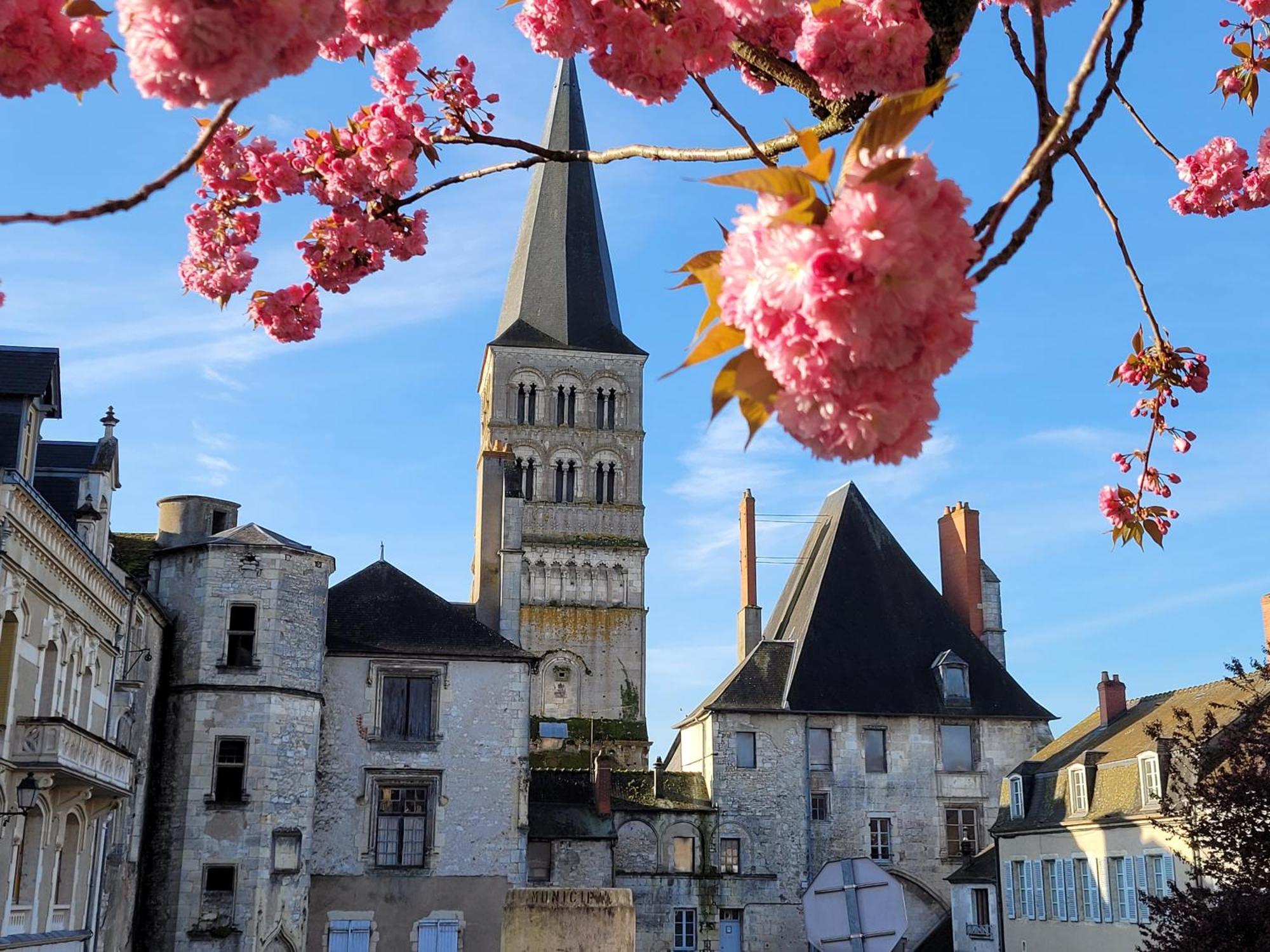 La Cour Du Chateau La Charité-sur-Loire Zewnętrze zdjęcie