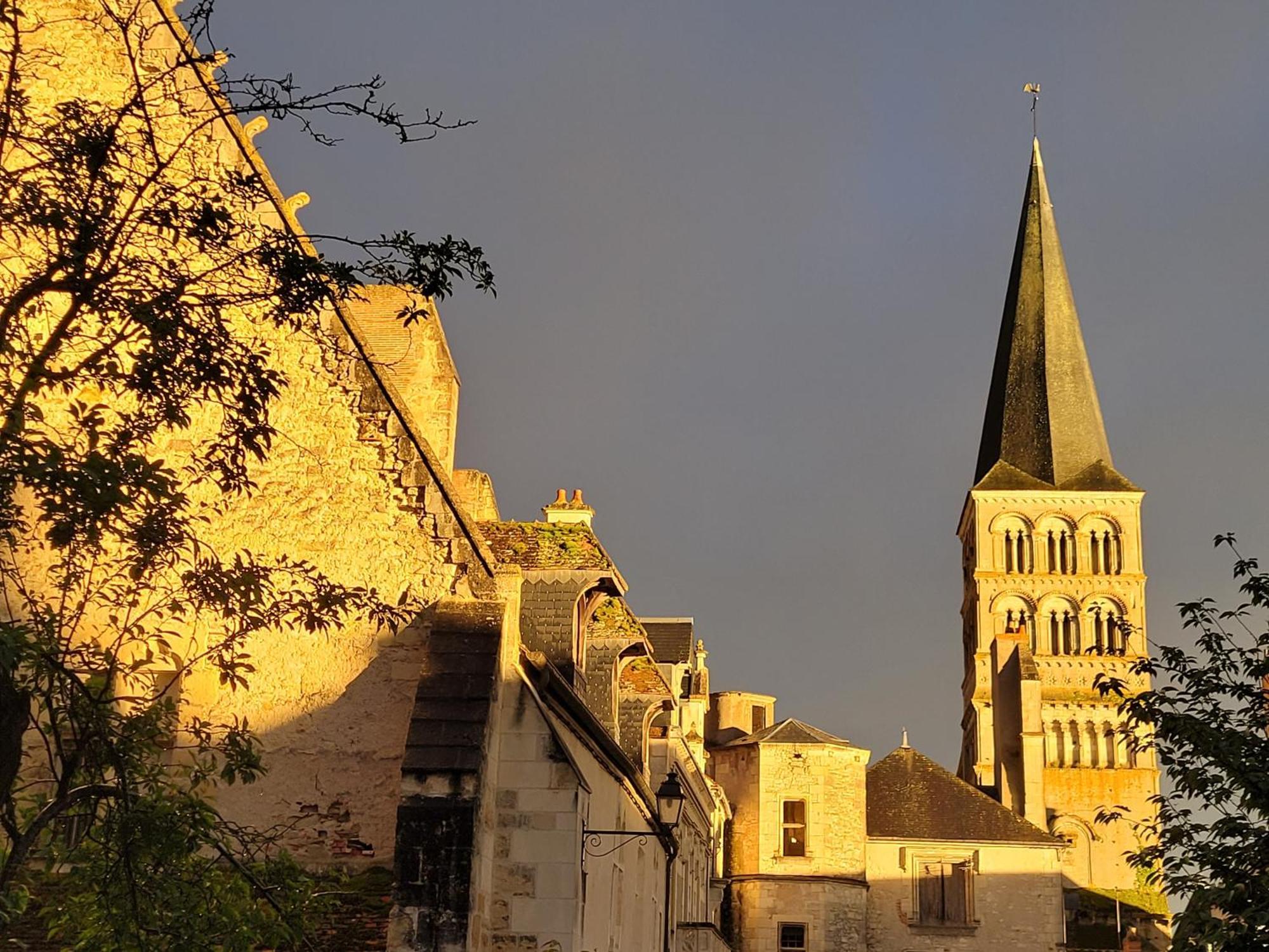 La Cour Du Chateau La Charité-sur-Loire Zewnętrze zdjęcie