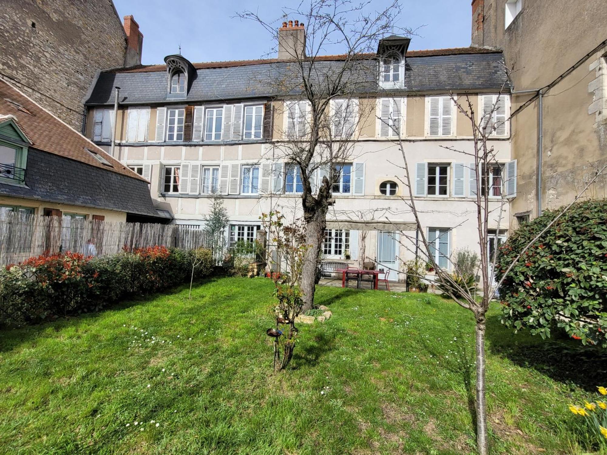 La Cour Du Chateau La Charité-sur-Loire Zewnętrze zdjęcie