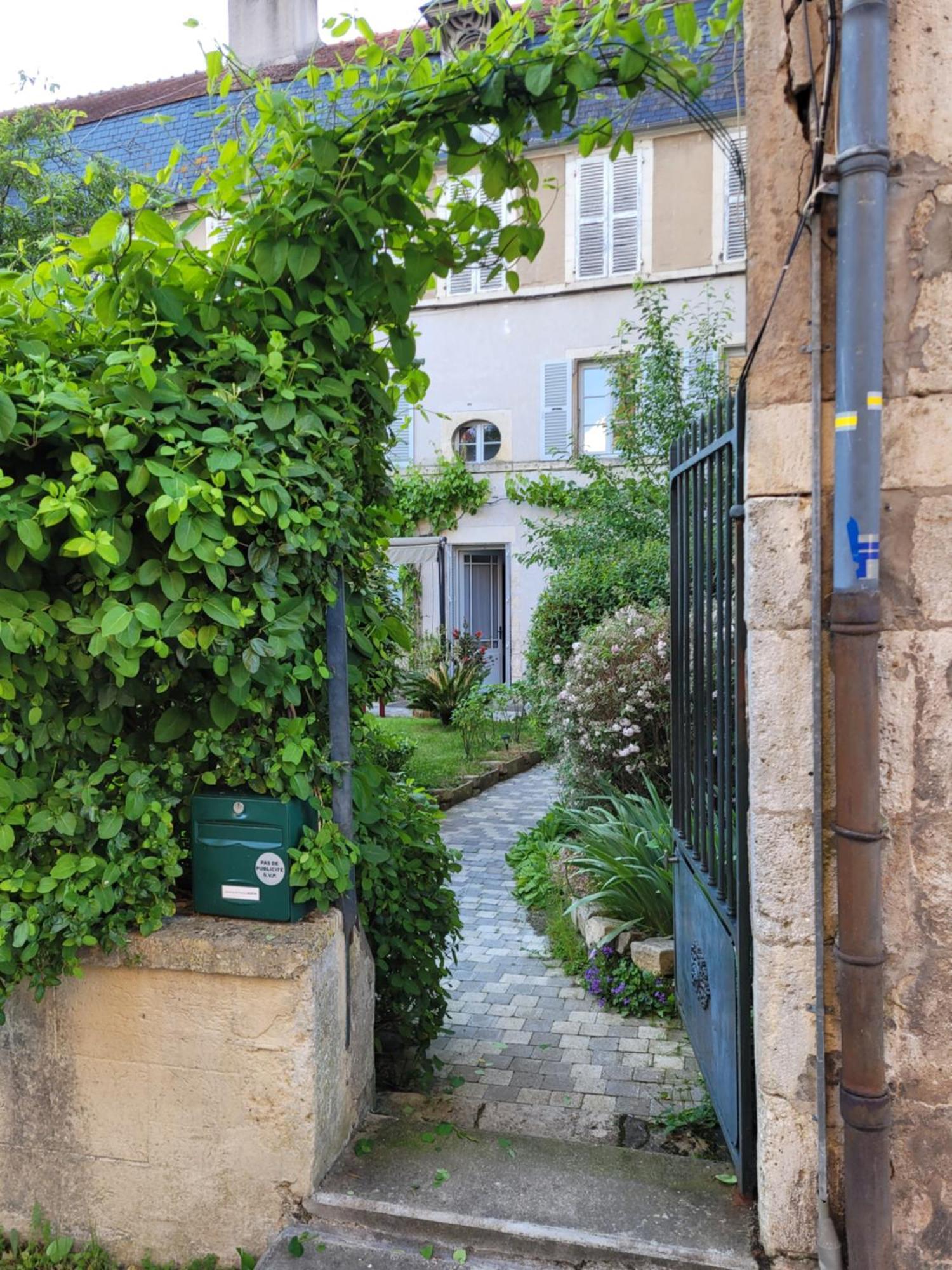 La Cour Du Chateau La Charité-sur-Loire Zewnętrze zdjęcie